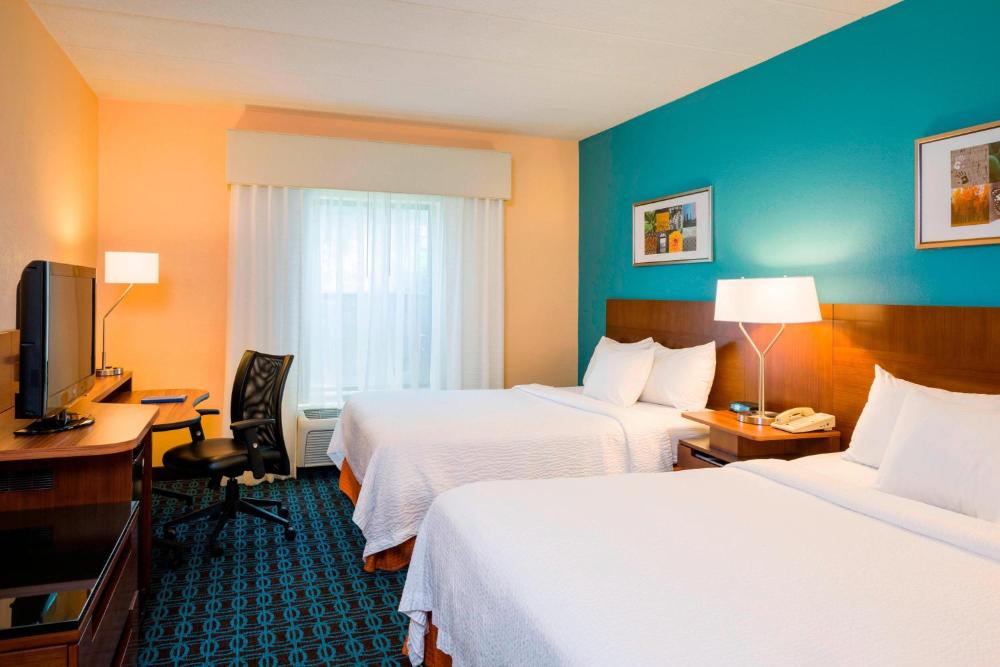 Queen Room with Two Queen Beds interior
